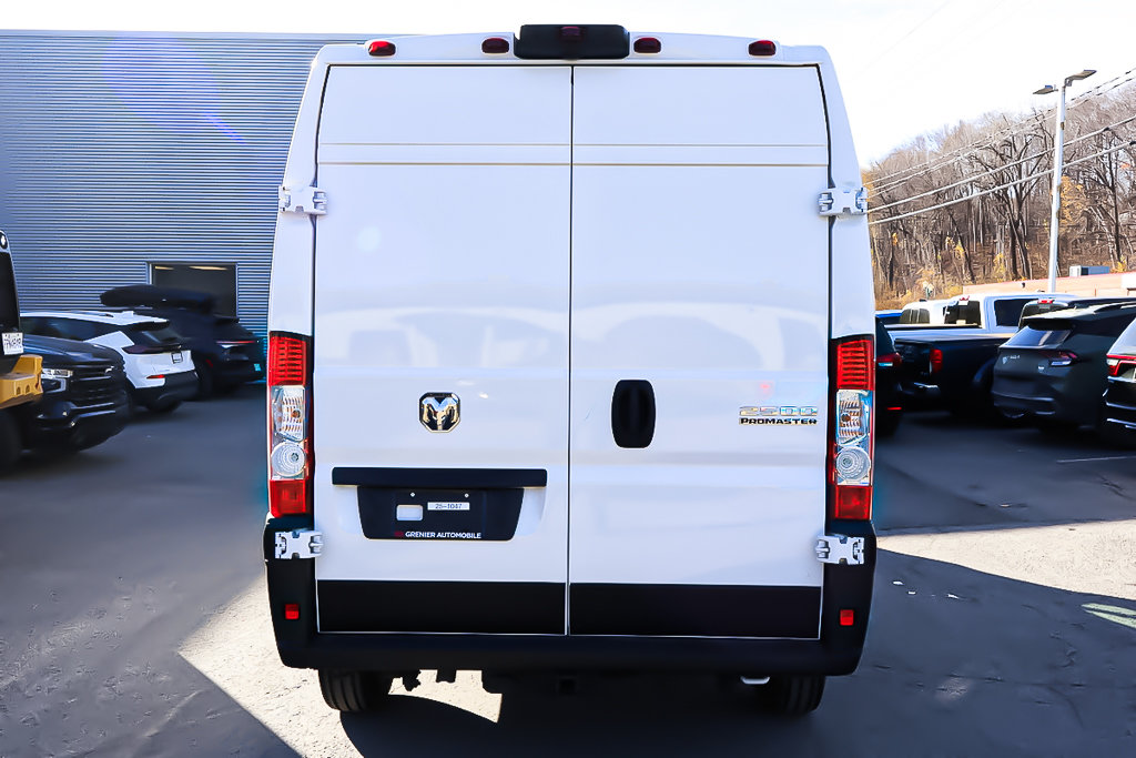 Ram PROMASTER CARGO VAN 2500 SLT 2025 à Terrebonne, Québec - 5 - w1024h768px