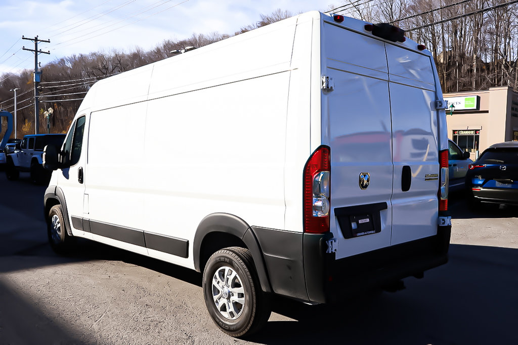 Ram PROMASTER CARGO VAN 2500 SLT 2025 à Terrebonne, Québec - 4 - w1024h768px