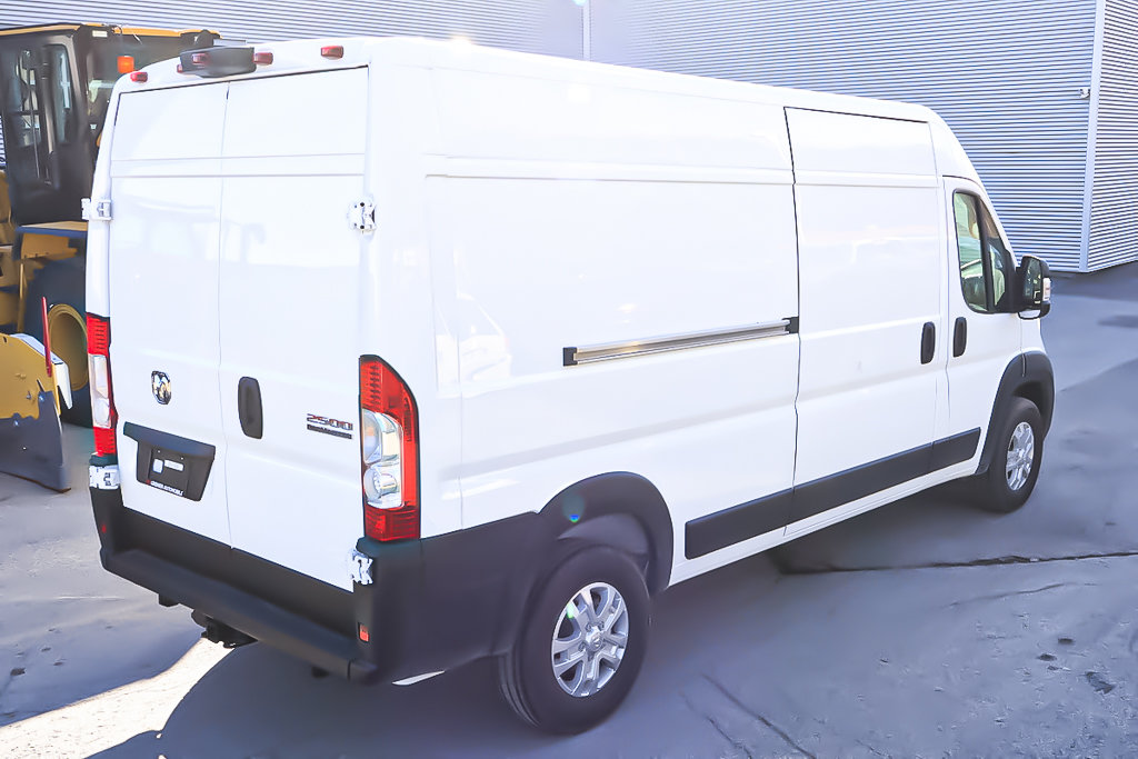 Ram PROMASTER CARGO VAN 2500 SLT 2025 à Terrebonne, Québec - 6 - w1024h768px