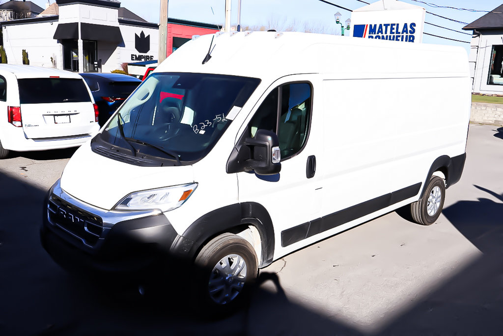 Ram PROMASTER CARGO VAN 2500 SLT 2025 à Terrebonne, Québec - 3 - w1024h768px