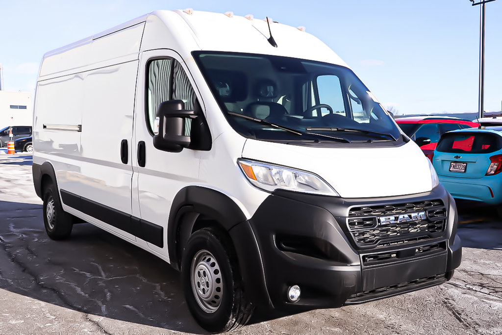 Ram PROMASTER CARGO VAN 2500 TRADESMAN W/ PASS SEAT 2025 à Terrebonne, Québec - 1 - w1024h768px