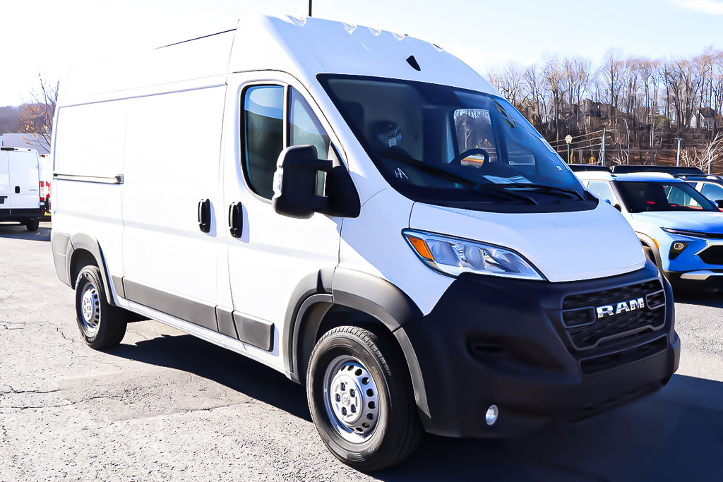 Ram PROMASTER CARGO VAN 2500 TRADESMAN W/ PASS SEAT 2025 à Terrebonne, Québec - 1 - w1024h768px