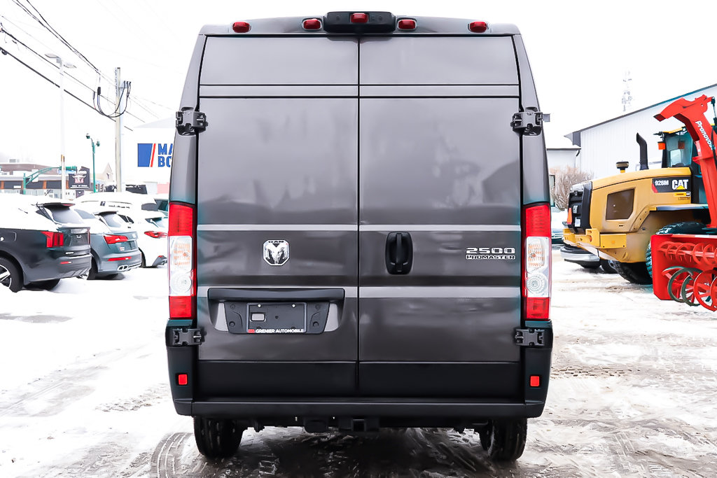 2025 Ram PROMASTER CARGO VAN 2500 SLT+ in Terrebonne, Quebec - 5 - w1024h768px