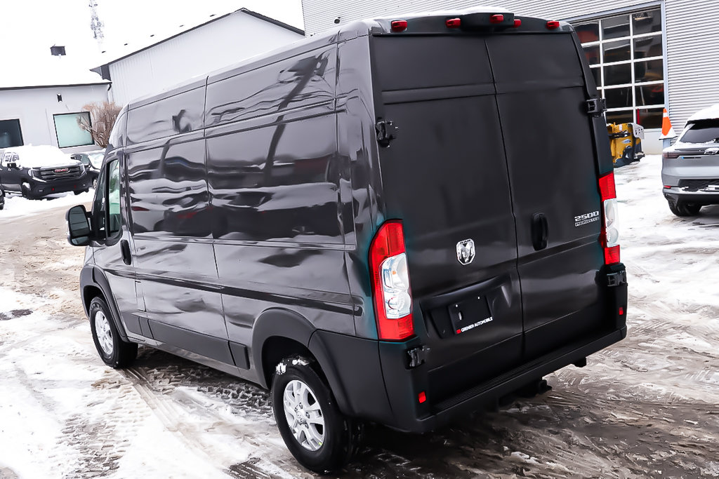 2025 Ram PROMASTER CARGO VAN 2500 SLT+ in Terrebonne, Quebec - 4 - w1024h768px