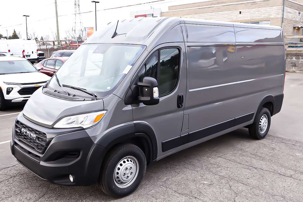 2025 Ram PROMASTER CARGO VAN 2500 TRADESMAN W/ PASS SEAT in Terrebonne, Quebec - 3 - w1024h768px