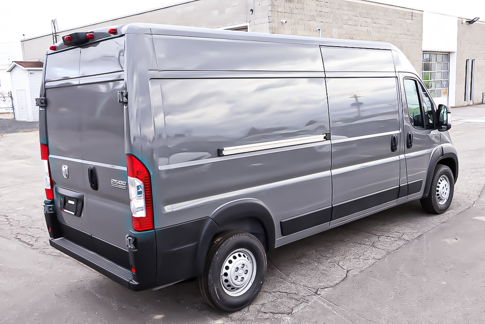 2025 Ram PROMASTER CARGO VAN 2500 TRADESMAN W/ PASS SEAT in Terrebonne, Quebec - 6 - w1024h768px