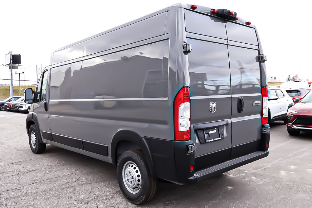 2025 Ram PROMASTER CARGO VAN 2500 TRADESMAN W/ PASS SEAT in Terrebonne, Quebec - 4 - w1024h768px