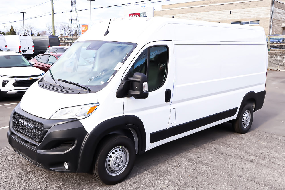 2025 Ram PROMASTER CARGO VAN 2500 TRADESMAN W/ PASS SEAT in Terrebonne, Quebec - 3 - w1024h768px