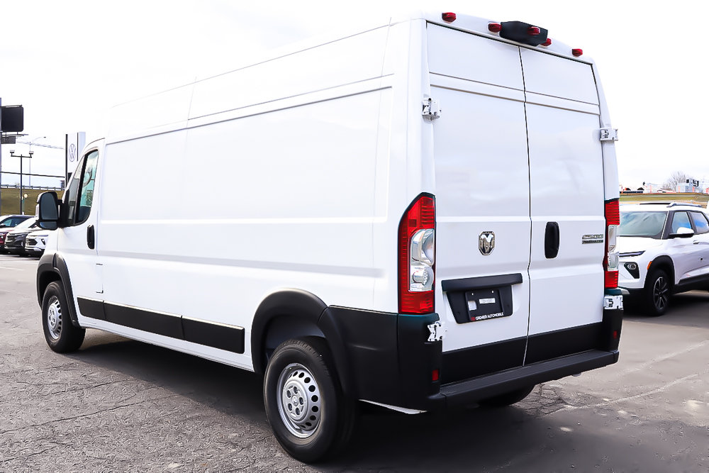 2025 Ram PROMASTER CARGO VAN 2500 TRADESMAN W/ PASS SEAT in Terrebonne, Quebec - 4 - w1024h768px