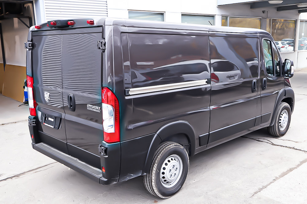 2025 Ram PROMASTER CARGO VAN 2500 TRADESMAN W/ PASS SEAT in Terrebonne, Quebec - 6 - w1024h768px