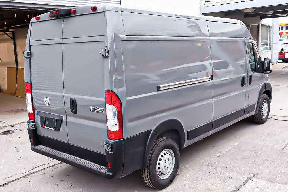 2025 Ram PROMASTER CARGO VAN 2500 TRADESMAN W/ PASS SEAT in Terrebonne, Quebec - 6 - w1024h768px