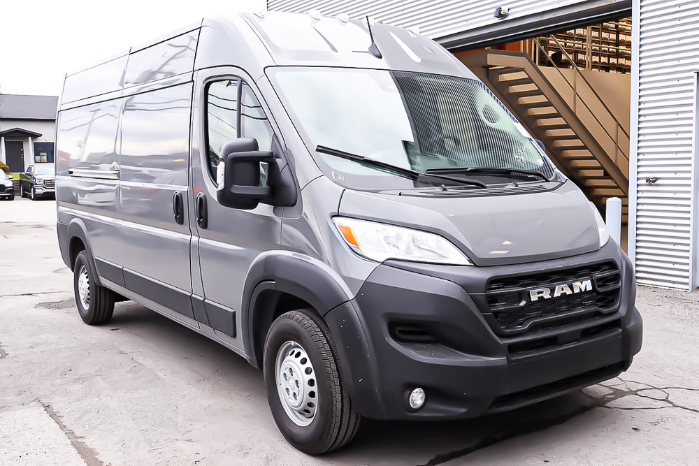 2025 Ram PROMASTER CARGO VAN 2500 TRADESMAN W/ PASS SEAT in Terrebonne, Quebec - 1 - w1024h768px