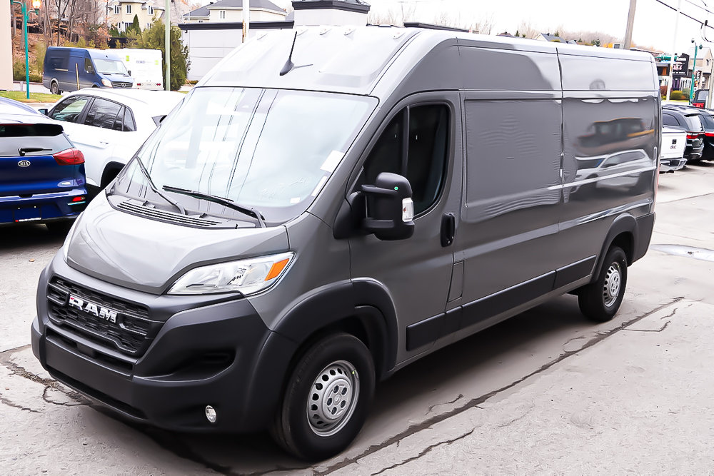 2025 Ram PROMASTER CARGO VAN 2500 TRADESMAN W/ PASS SEAT in Terrebonne, Quebec - 3 - w1024h768px