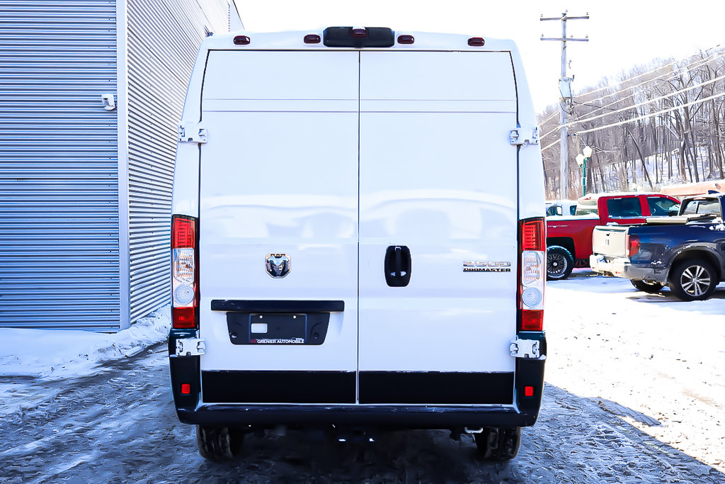 2025 Ram PROMASTER CARGO VAN 2500 TRADESMAN W/ PASS SEAT in Terrebonne, Quebec - 5 - w1024h768px