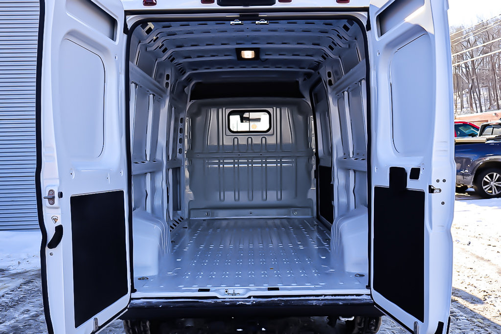 Ram PROMASTER CARGO VAN 2500 TRADESMAN W/ PASS SEAT 2025 à Terrebonne, Québec - 6 - w1024h768px