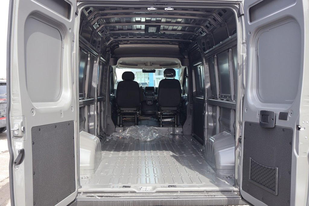 2026 Ram Promaster Cargo Van 2500 TRADESMAN W/ PASS SEAT in Terrebonne, Quebec - 5 - w1024h768px