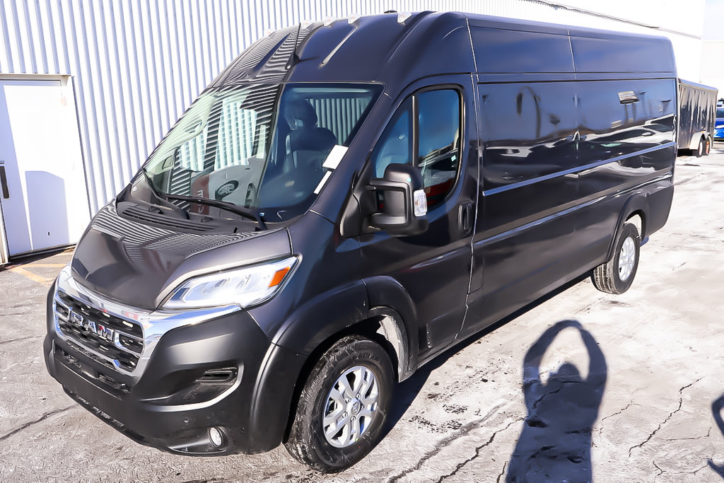 2025 Ram PROMASTER CARGO VAN 3500 SLT+ in Terrebonne, Quebec - 3 - w1024h768px