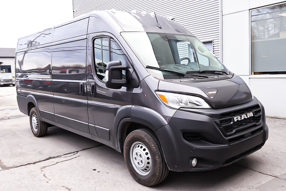 2025 Ram PROMASTER CARGO VAN 3500 TRADESMAN W/ PASS SEAT in Terrebonne, Quebec - 1 - w1024h768px