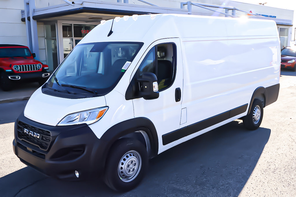 Ram PROMASTER CARGO VAN 3500 TRADESMAN W/ PASS SEAT 2025 à Terrebonne, Québec - 3 - w1024h768px