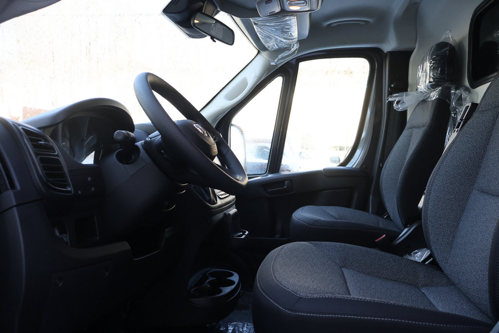 2025 Ram PROMASTER CARGO VAN 3500 TRADESMAN W/ PASS SEAT in Terrebonne, Quebec - 7 - w1024h768px