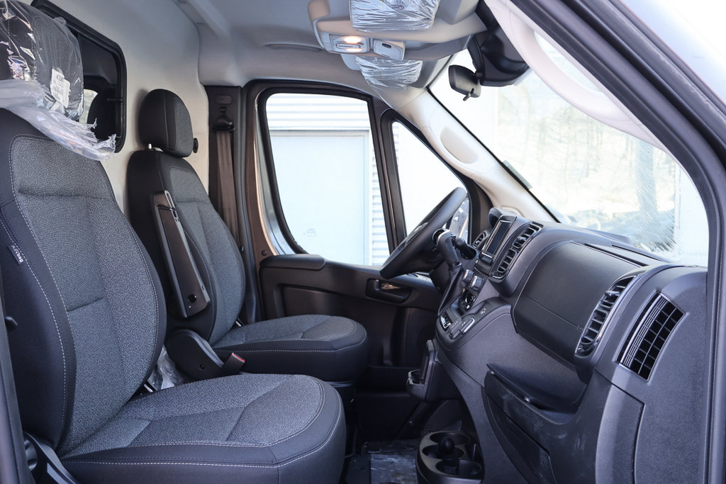 2025 Ram PROMASTER CARGO VAN 3500 TRADESMAN W/ PASS SEAT in Terrebonne, Quebec - 9 - w1024h768px