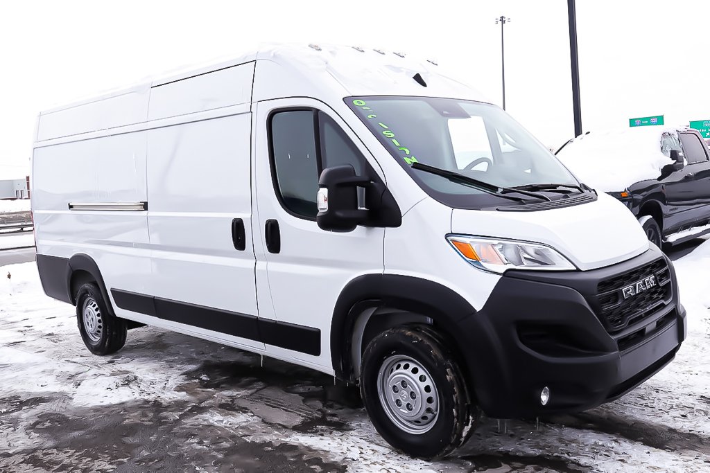 Ram ProMaster Cargo Van TRADESMAN 3500 + HIGH ROOF + 159 EXT + V6 3.6L 2025 à Terrebonne, Québec - 3 - w1024h768px