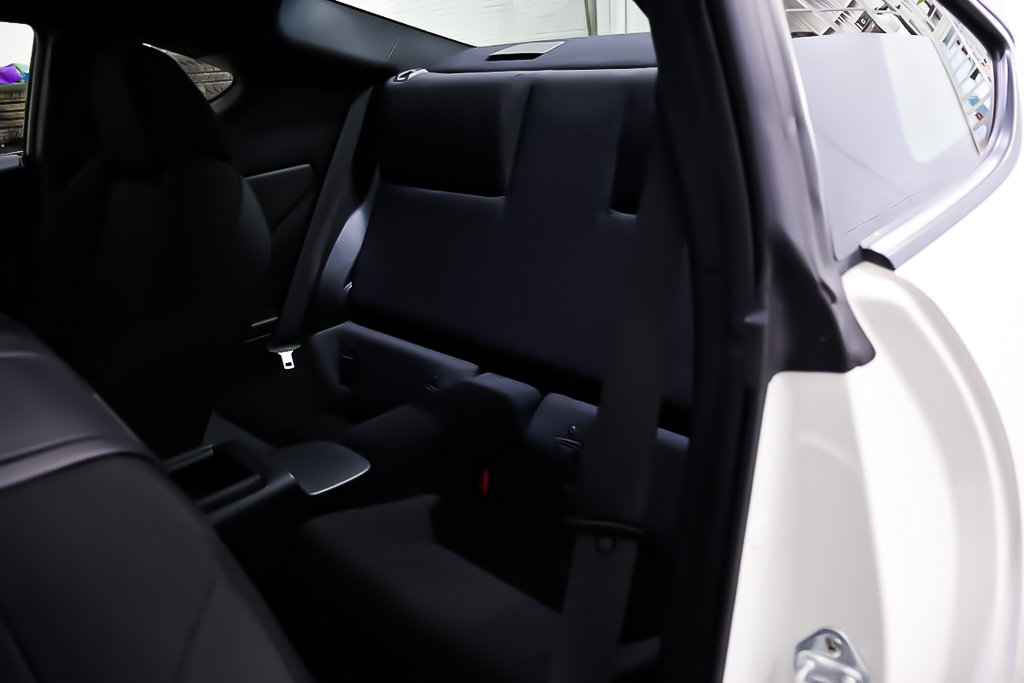 2022 Subaru BRZ RWD + TRANSMISSION MANUELLE in Terrebonne, Quebec - 26 - w1024h768px