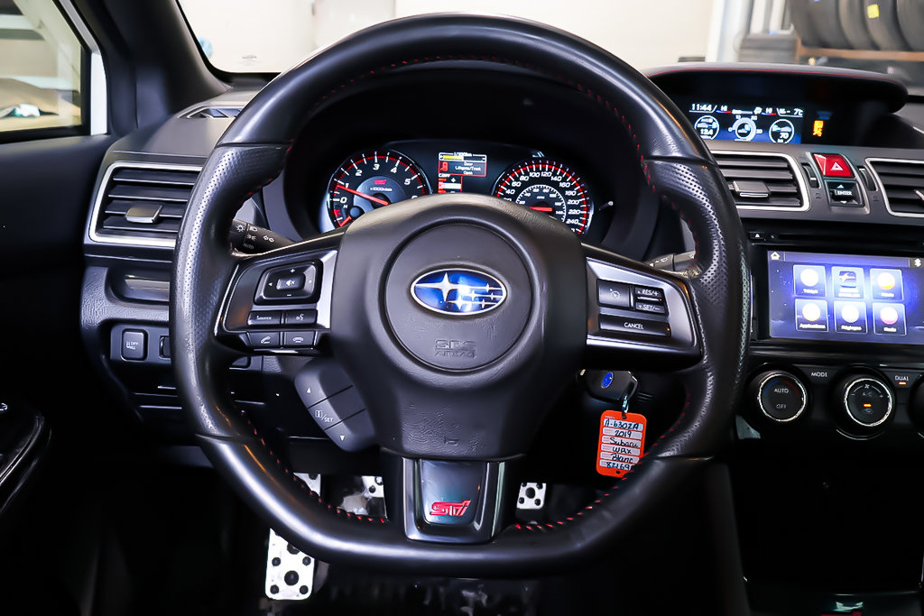 Subaru WRX STI + AWD + MANUELLE + TOIT OUVRANT 2019 à Terrebonne, Québec - 14 - w1024h768px