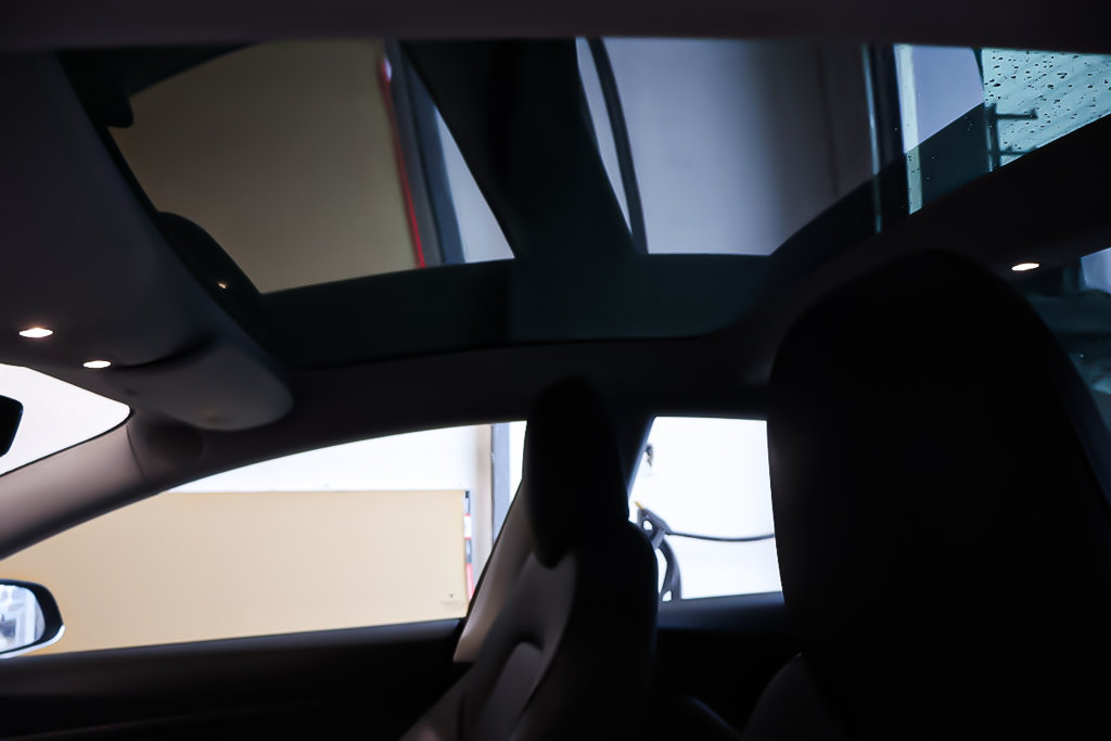 2020 Tesla MODEL 3 STANDARD RANGE PLUS + CUIR + TOIT PANORAMIQUE in Terrebonne, Quebec - 11 - w1024h768px