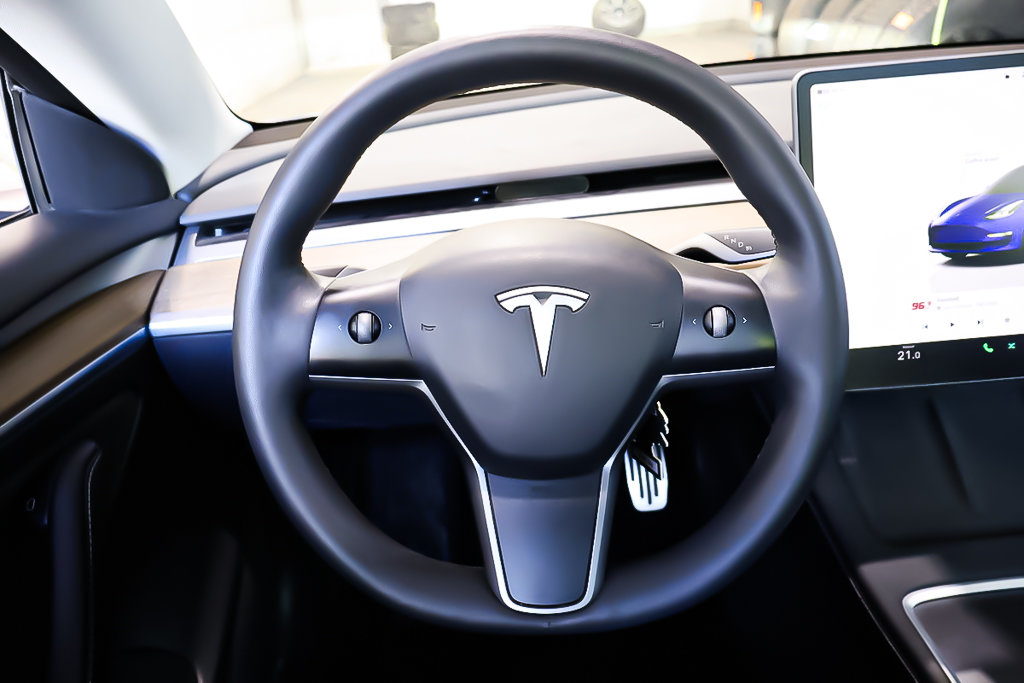 2023 Tesla MODEL 3 RWD + TOIT PANO + CUIR + SUIVI DE VOIE in Terrebonne, Quebec - 15 - w1024h768px