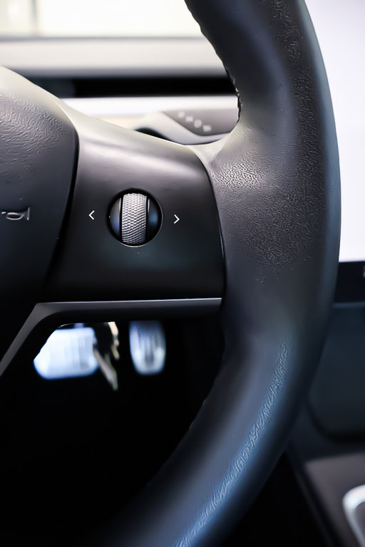 2023 Tesla MODEL 3 RWD + TOIT PANO + CUIR + SUIVI DE VOIE in Terrebonne, Quebec - 18 - w1024h768px