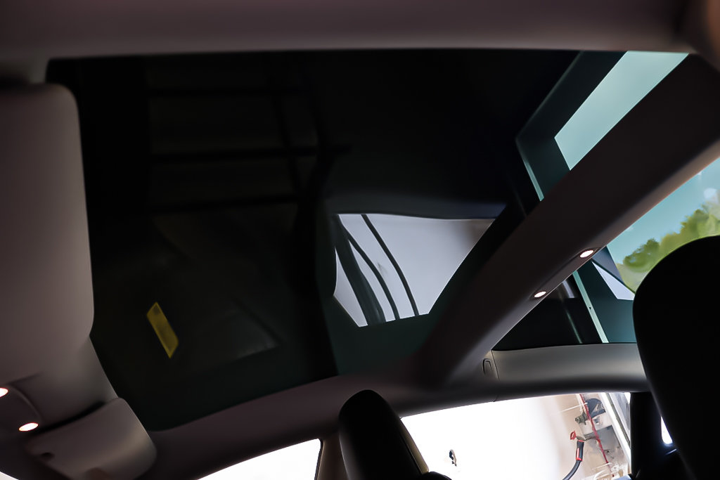 2023 Tesla MODEL 3 RWD + TOIT PANO + CUIR + SUIVI DE VOIE in Terrebonne, Quebec - 11 - w1024h768px