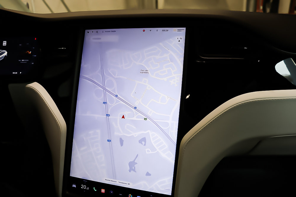 2020 Tesla Model X DUAL MOTOR + LONG RANGE PLUS + CUIR in Terrebonne, Quebec - 25 - w1024h768px