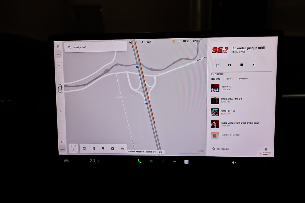 2022 Tesla Model X LONG RANGE + AWD + TOIT DE VERRE PANO in Terrebonne, Quebec - 25 - w1024h768px