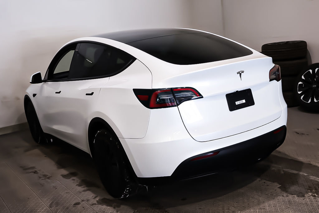 2023 Tesla Model Y SR + RWD + TOIT DE VERRE PANO + CUIR in Terrebonne, Quebec - 4 - w1024h768px