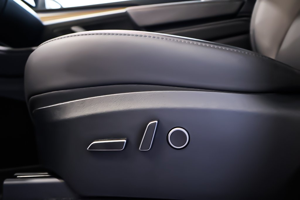 Tesla MODEL Y DUAL MOTOR AWD + LONG RANGE + TOIT DE VERRE PANO 2024 à Terrebonne, Québec - 13 - w1024h768px