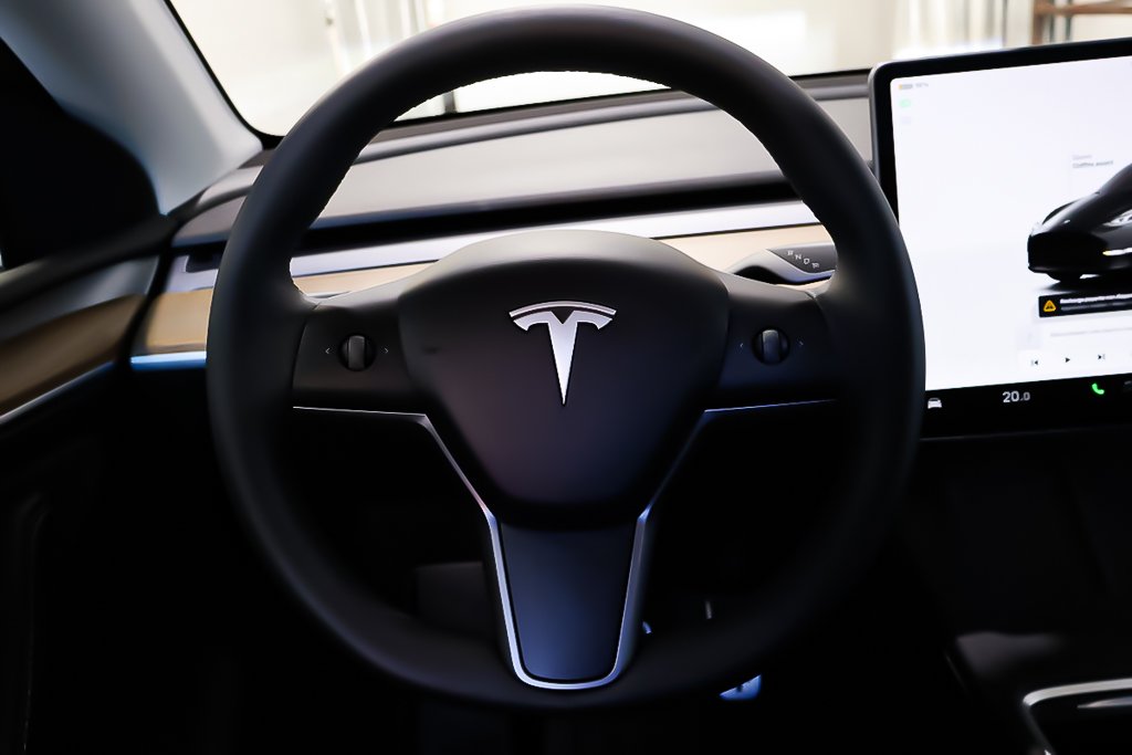 Tesla MODEL Y DUAL MOTOR AWD + LONG RANGE + TOIT DE VERRE PANO 2024 à Terrebonne, Québec - 15 - w1024h768px