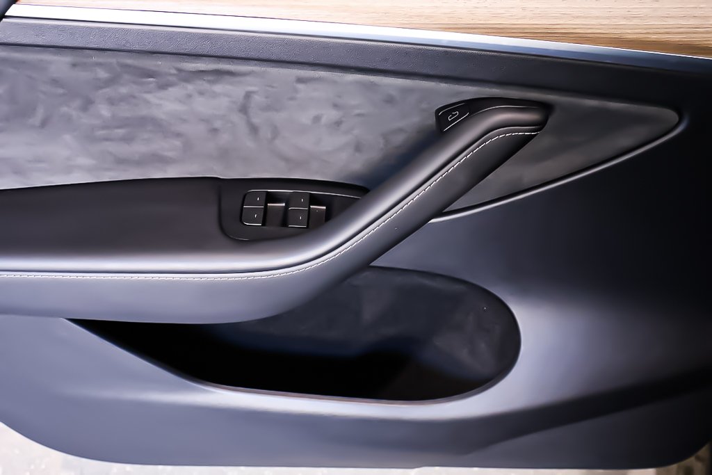 Tesla MODEL Y DUAL MOTOR AWD + LONG RANGE + TOIT DE VERRE PANO 2024 à Terrebonne, Québec - 23 - w1024h768px