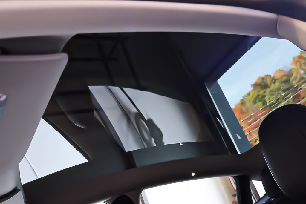 Tesla MODEL Y DUAL MOTOR AWD + LONG RANGE + TOIT DE VERRE PANO 2024 à Terrebonne, Québec - 11 - w1024h768px