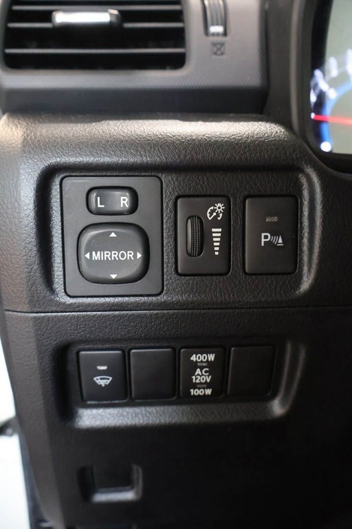 Toyota 4Runner LIMITED + 4X4 + TOIT OUVRANT 2016 à Terrebonne, Québec - 26 - w1024h768px