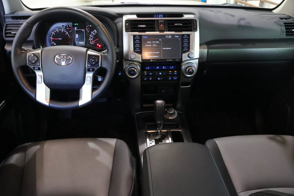 Toyota 4Runner SR5 + 4X4 + TOIT OUVRANT PANO + 7 PASSAGERS 2024 à Terrebonne, Québec - 14 - w1024h768px