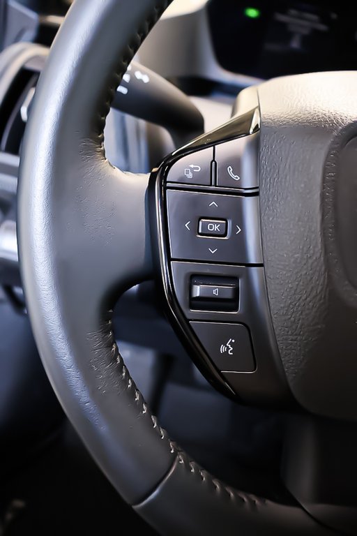 2023 Toyota BZ4X XLE + ELECTRIQUE + AWD + TOIT OUVRANT PANO in Terrebonne, Quebec - 17 - w1024h768px