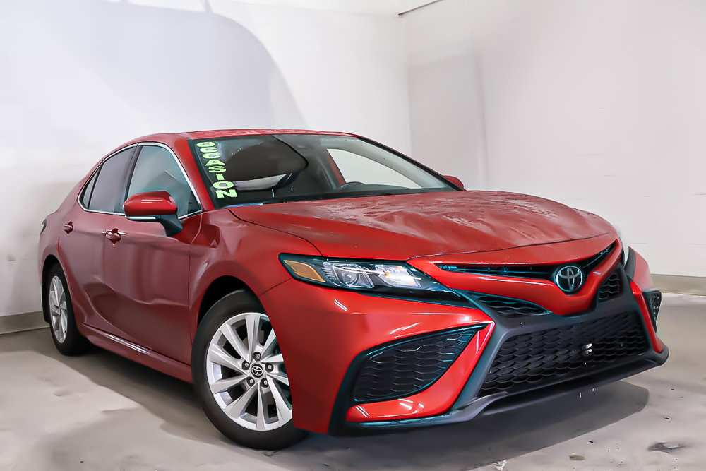 2023 Toyota Camry SE + NIGHT SHADE + AWD + SIEGES CHAUFFANTS in Terrebonne, Quebec - 1 - w1024h768px