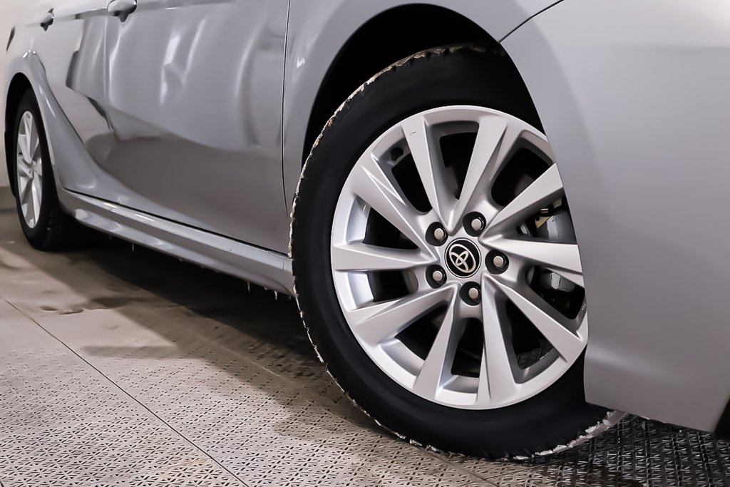 2024 Toyota Camry SE + FWD + CUIR + CARPLAY in Terrebonne, Quebec - 9 - w1024h768px