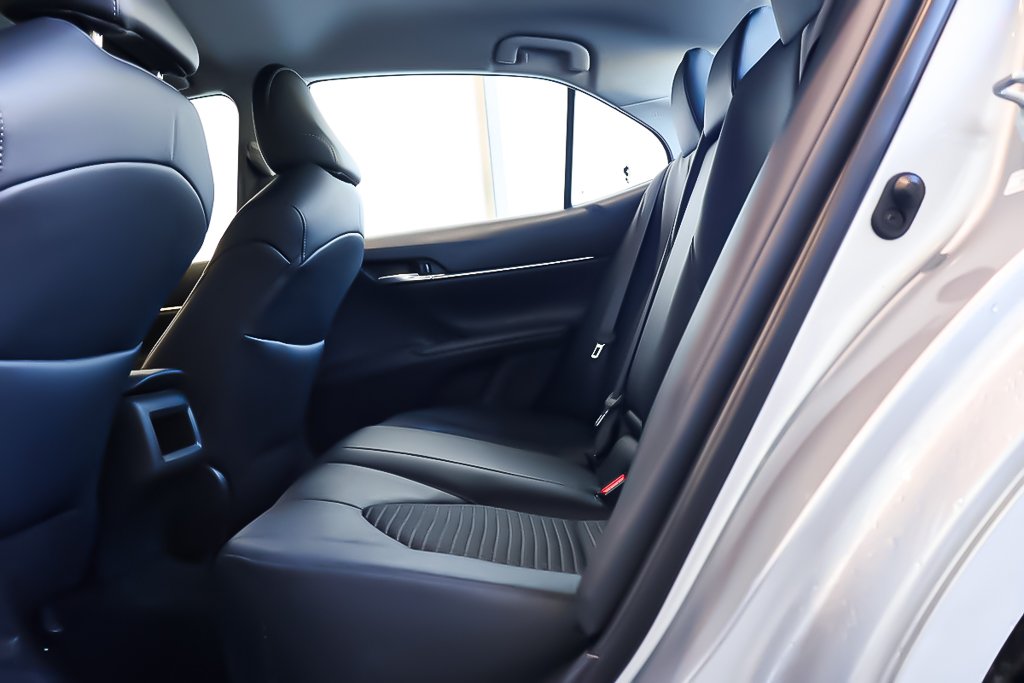 2024 Toyota Camry SE + FWD + CUIR + CARPLAY in Terrebonne, Quebec - 29 - w1024h768px