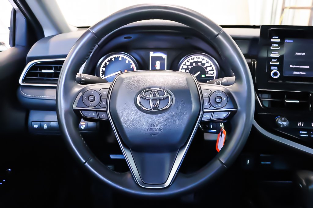 2024 Toyota Camry SE + FWD + CUIR + CARPLAY in Terrebonne, Quebec - 14 - w1024h768px