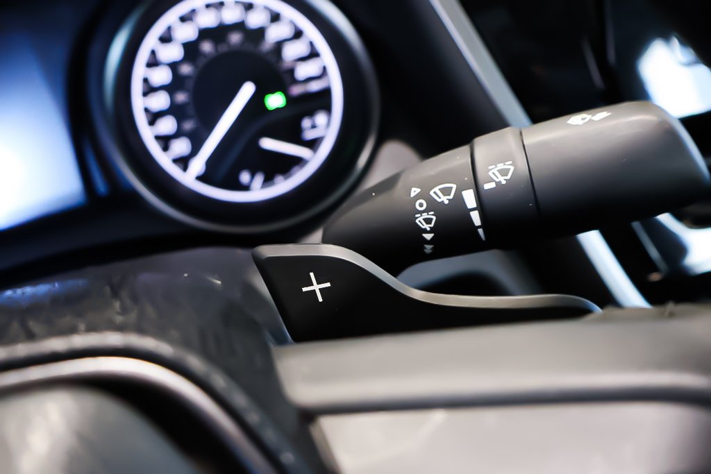 2024 Toyota Camry SE + FWD + CUIR + CARPLAY in Terrebonne, Quebec - 18 - w1024h768px