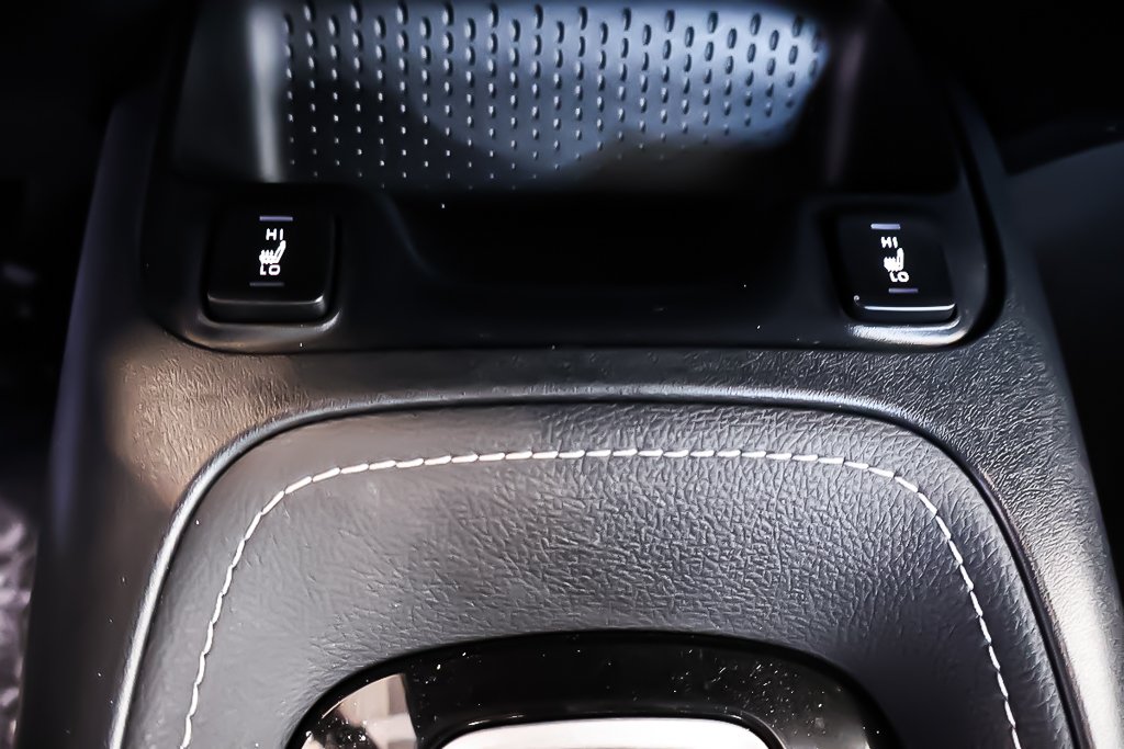 Toyota Corolla HATCHBACK SE PLUS + SIEGES CHAUFFANTS + CARPLAY 2025 à Terrebonne, Québec - 25 - w1024h768px