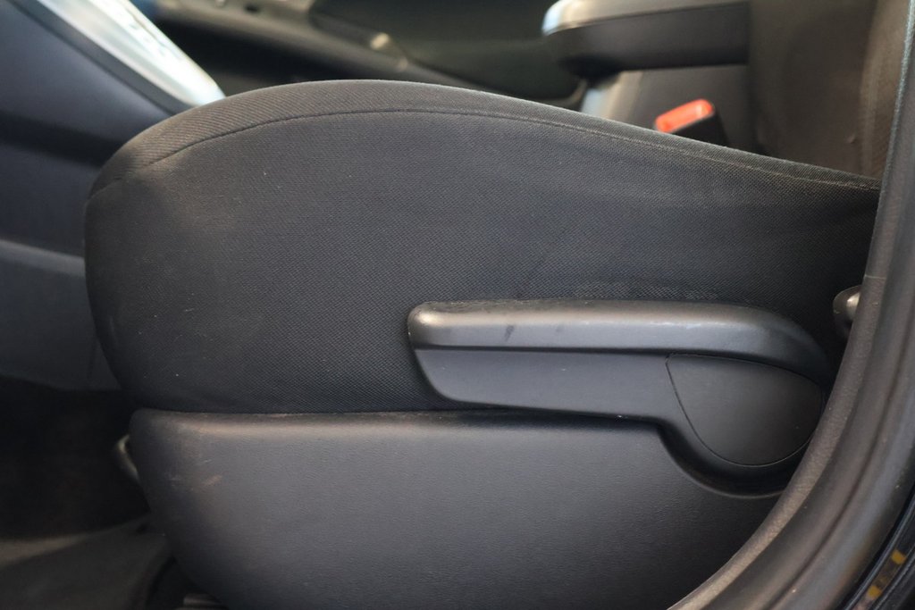 Toyota Matrix AUTOMATIQUE + GROUPE ELECTRIQUE 2014 à Terrebonne, Québec - 11 - w1024h768px