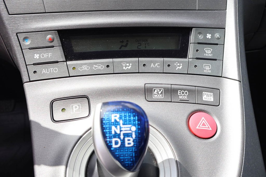 Toyota Prius HYBRIDE + BAS KILO + T/A 2013 à Terrebonne, Québec - 21 - w1024h768px